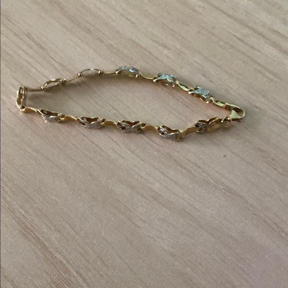 Elegant Gold and Silver Women's Bracelet